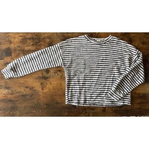 Small Women's Sweater Blouse Light Soft Cropped